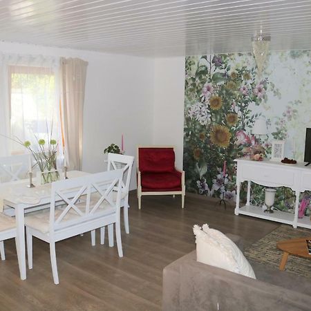 Soutterain - Wohnung Mit Senkgarten Weingarten  Екстер'єр фото