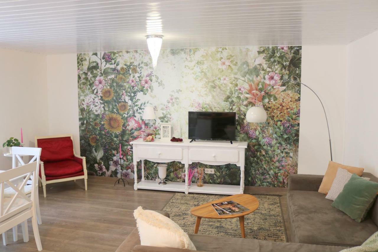 Soutterain - Wohnung Mit Senkgarten Weingarten  Екстер'єр фото