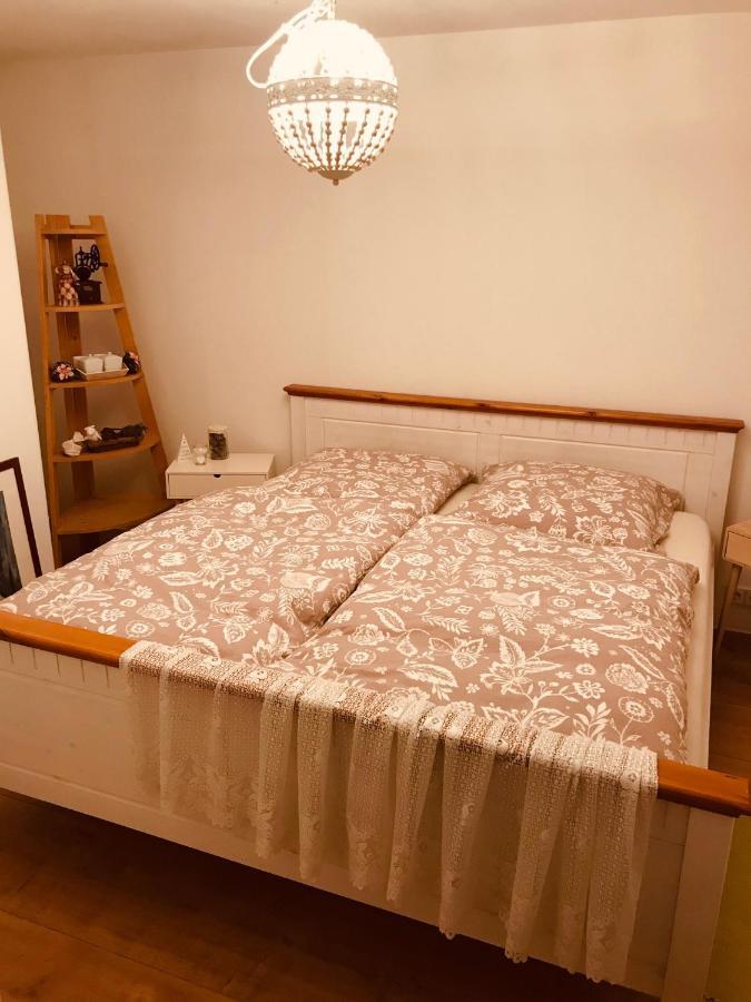 Soutterain - Wohnung Mit Senkgarten Weingarten  Екстер'єр фото